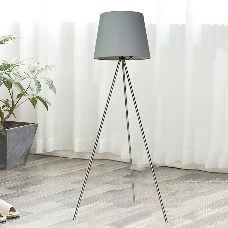 Những lợi thế của đèn sàn chân máy là gì?